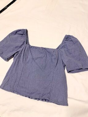 Abercrombie and Fitch Linen Blend Top. Size Medium